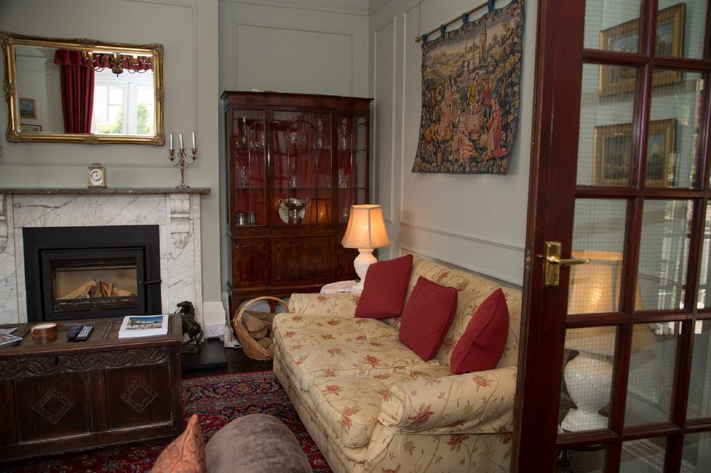 Bed and Breakfast Southbank House Херефорд Экстерьер фото