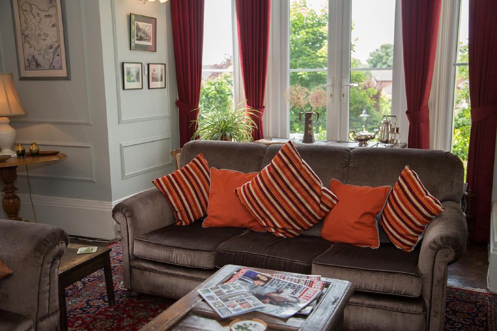 Bed and Breakfast Southbank House Херефорд Экстерьер фото