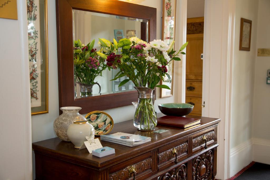 Bed and Breakfast Southbank House Херефорд Экстерьер фото